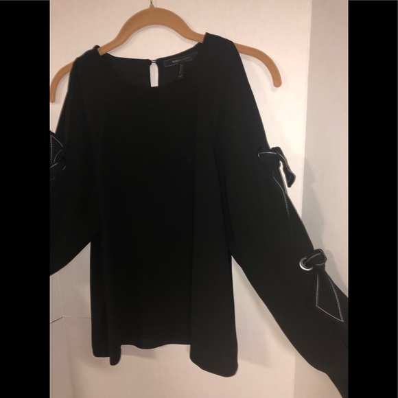 NWT‼️ BCBGMaxAzria “HAYDIN” Top Black -XXS - Picture 2 of 8